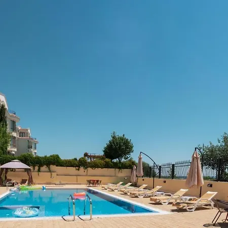 Horizon 20 'a' Apartment